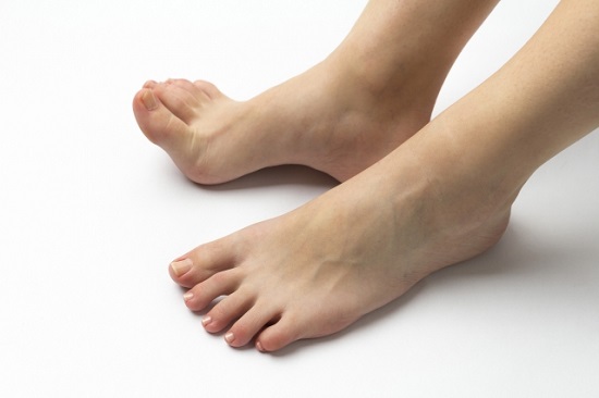 足が臭い女性の原因対処法はどうしたらいい？市販品でおすすめ人気は？ お買い物ブログ