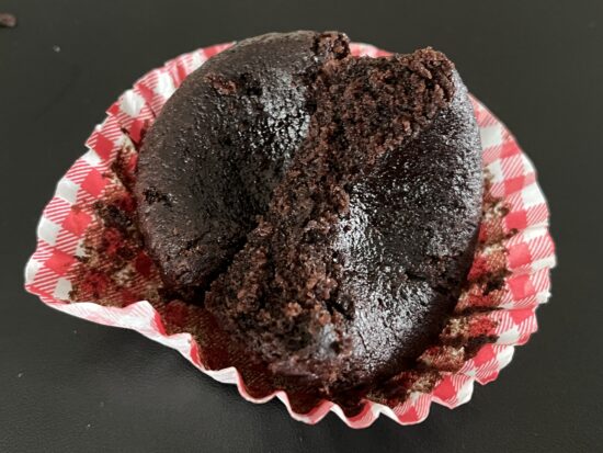 ロイヤルホストで食べたお米deガトーショコラの断面